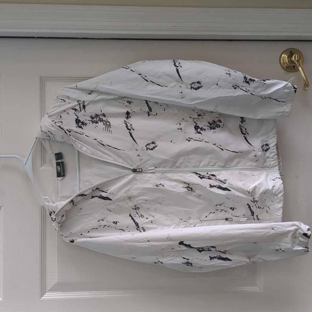 New balance windbreaker